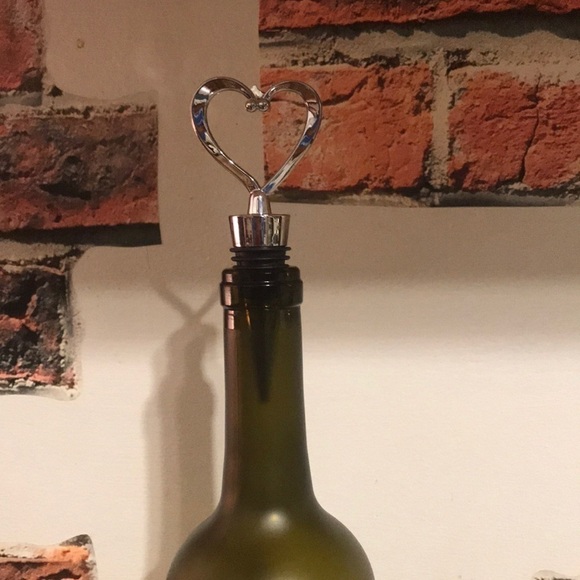 HEART BOTTLE STOPPER ✨✨✨ - Picture 3 of 3